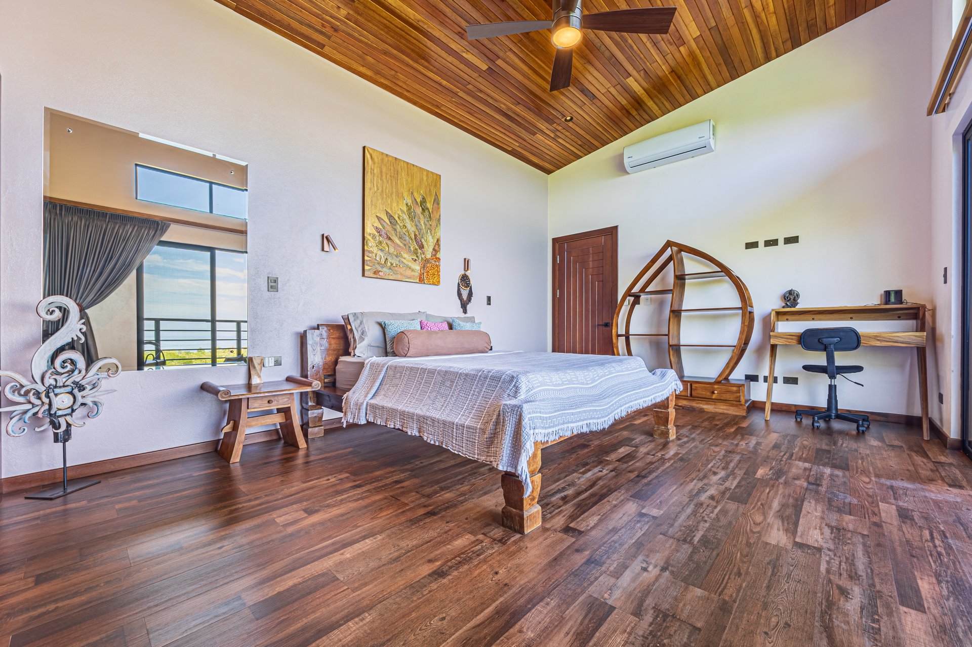 Casa Markissa – Luxury Oceanview Villa with Proven Rental Income.