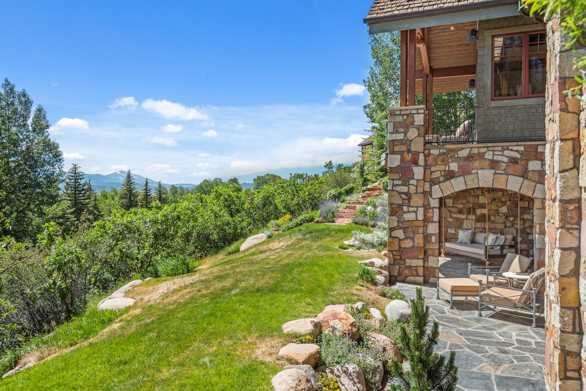863 Hunter Creek