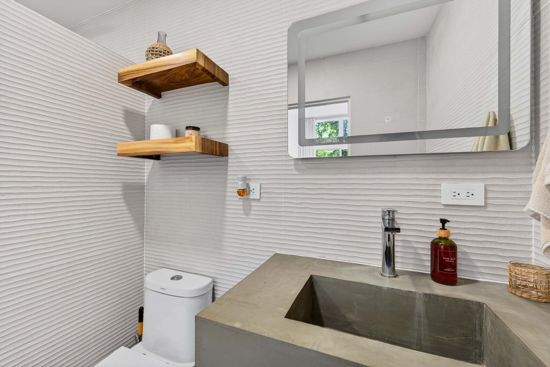 Hakuna Matata Villa Boutique | 3-Bedroom Tropical Home Near Playa Potrero
