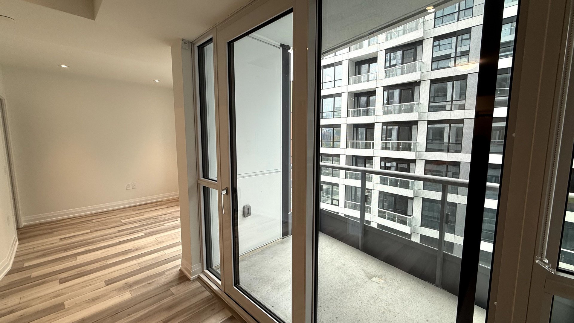 15 Richardson Street, Toronto C08 Unit: 807