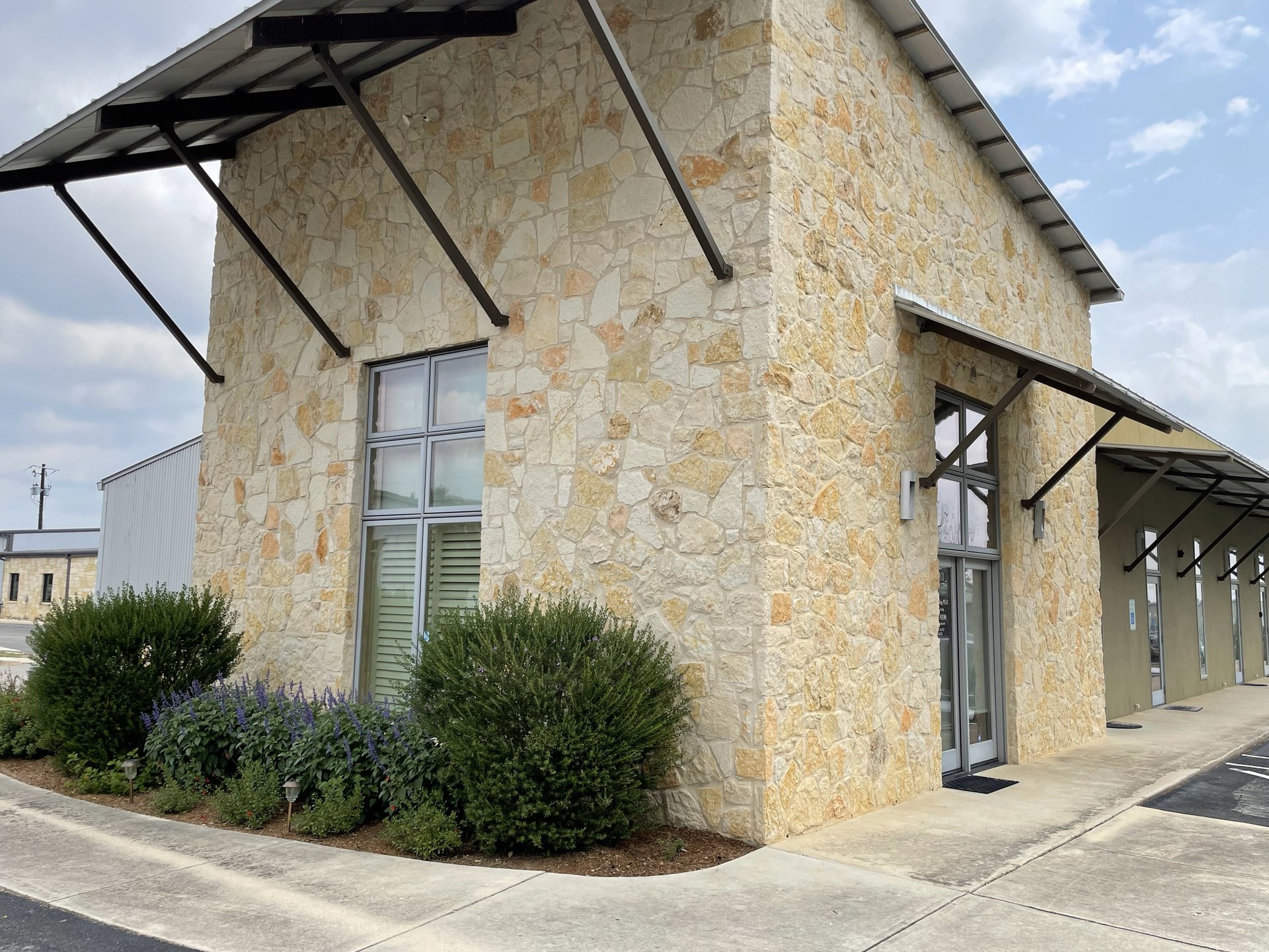 Scenic Loop Business Park | JUST LEASED