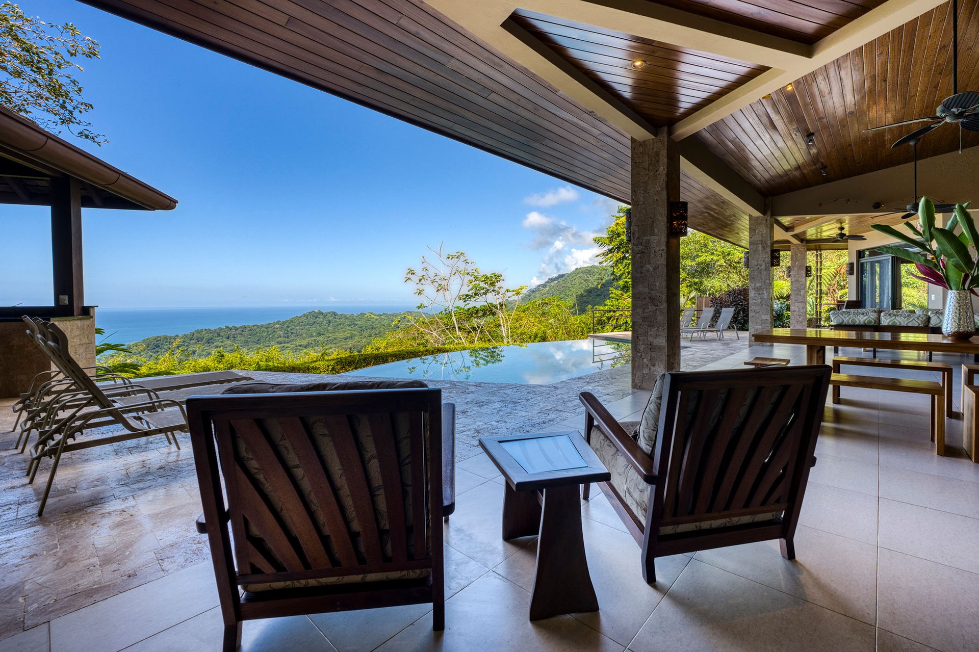 Casa Bambú – LUXURY 5 BEDROOM ESTATE WITH EXCEPTIONAL OCEAN VIEWS