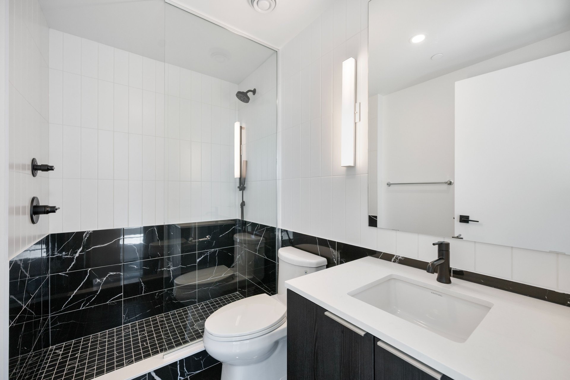 327 King Street W Unit: 4605