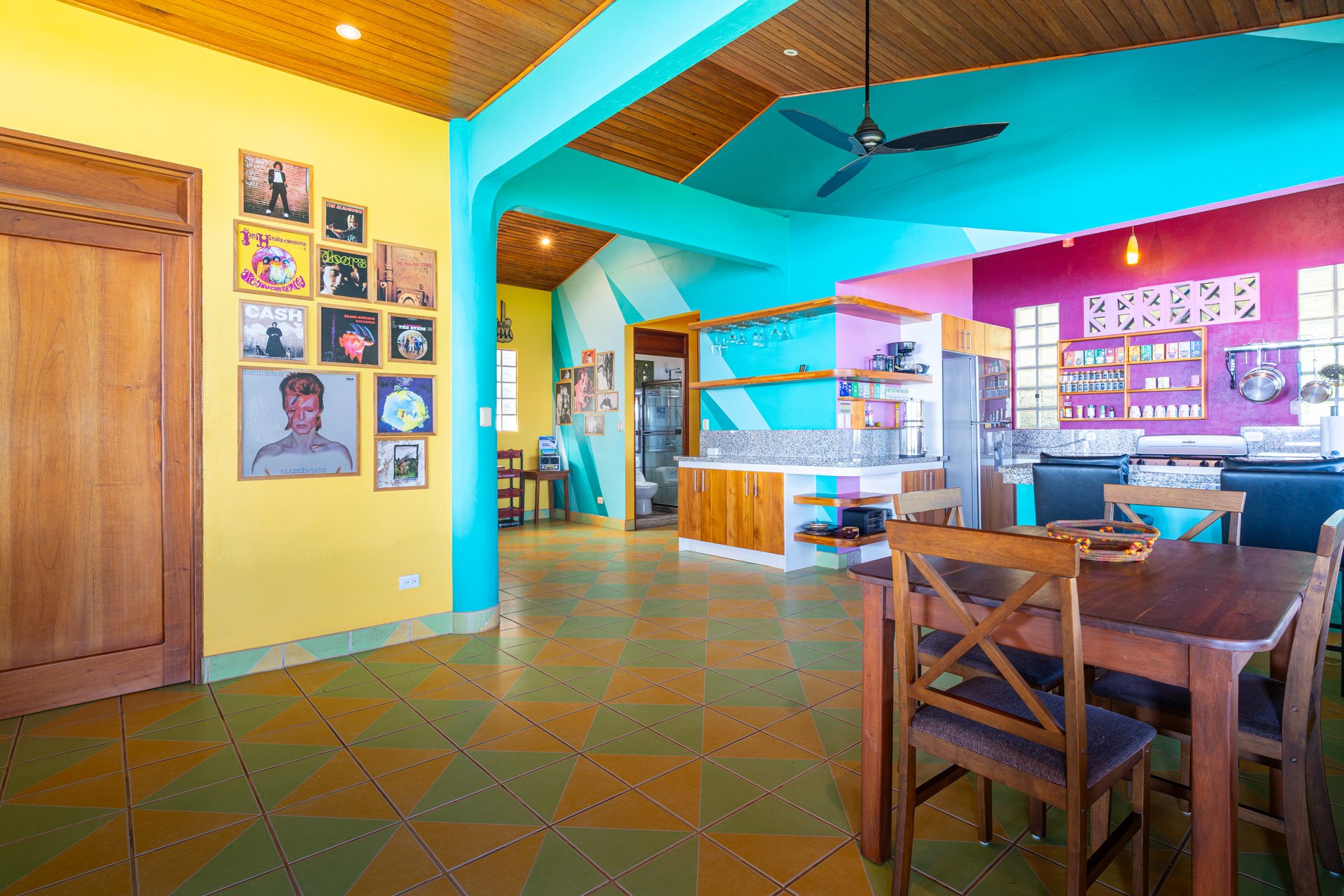 Casa Vista Harmonia, Legendary Ocean Views and Sustainable Living!