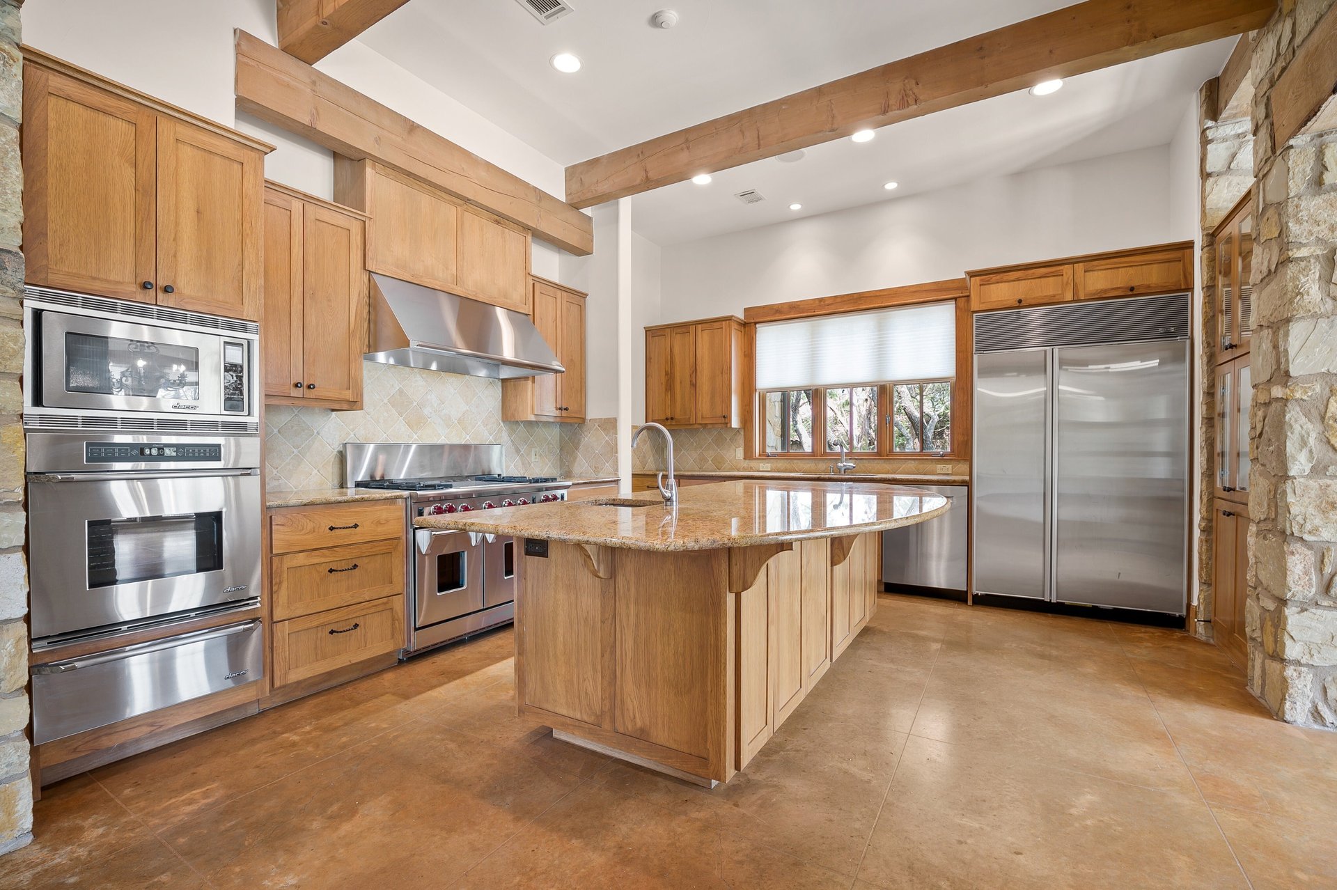 16009 Pontevedra Place