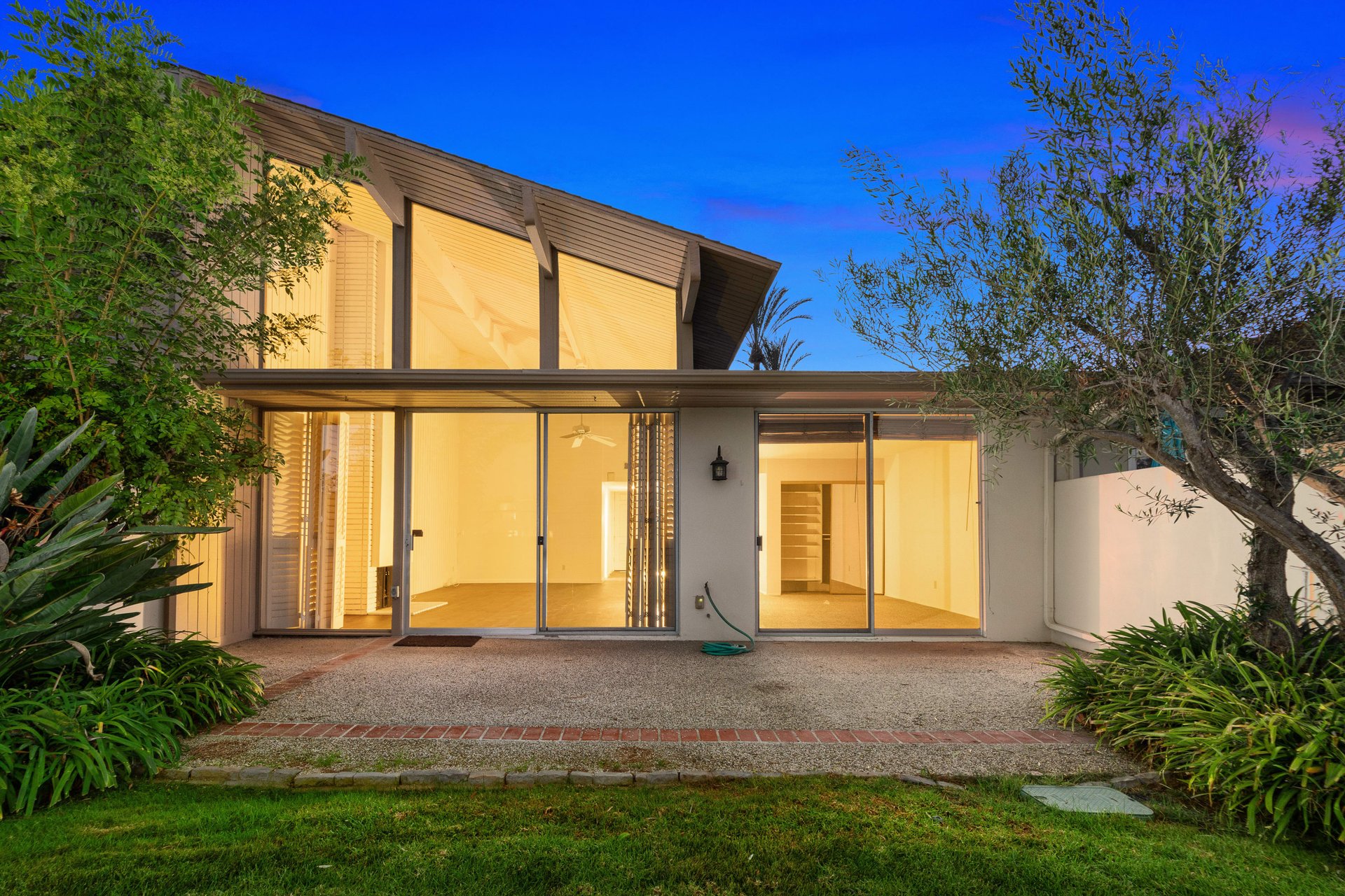 121 Via Coronado