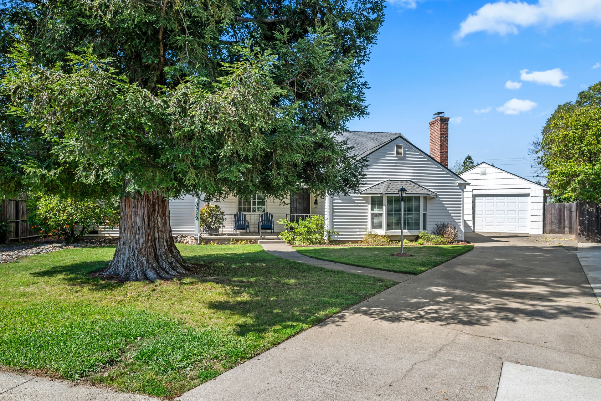 3529 Ridgewood Way