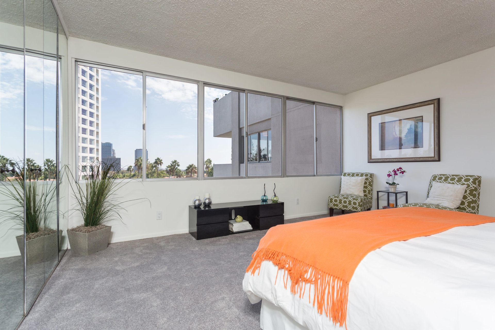 The Comstock #5B, Wilshire Corridor