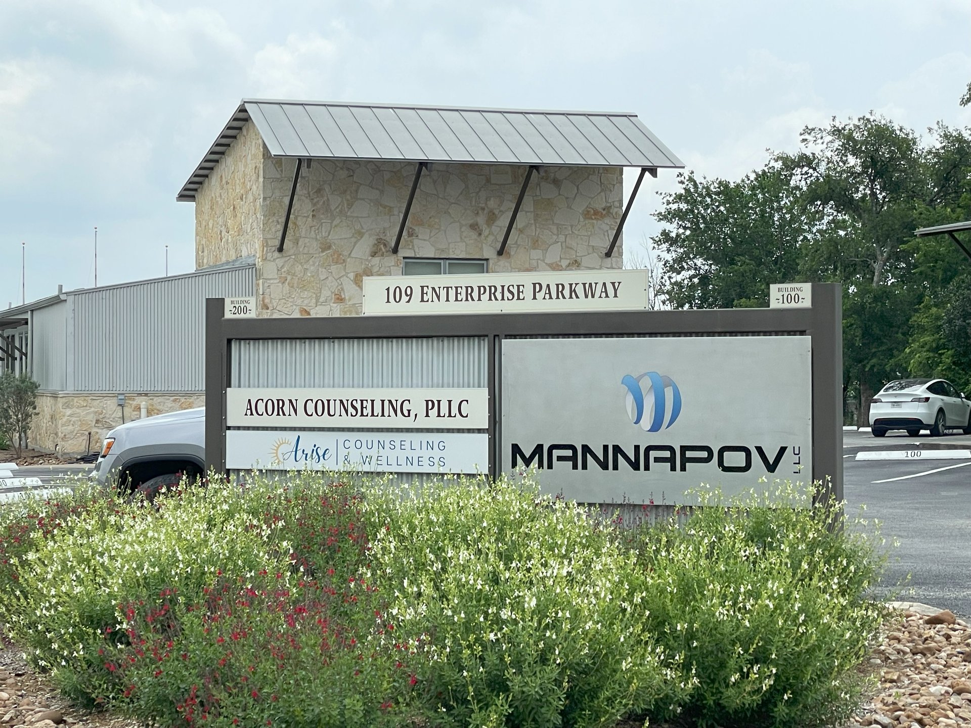 Scenic Loop Business Park | JUST LEASED