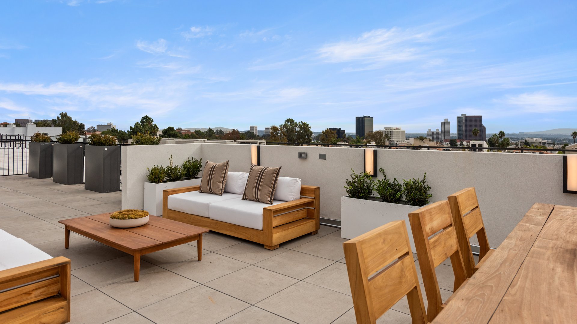 505 S Barrington Ave #410, Brentwood