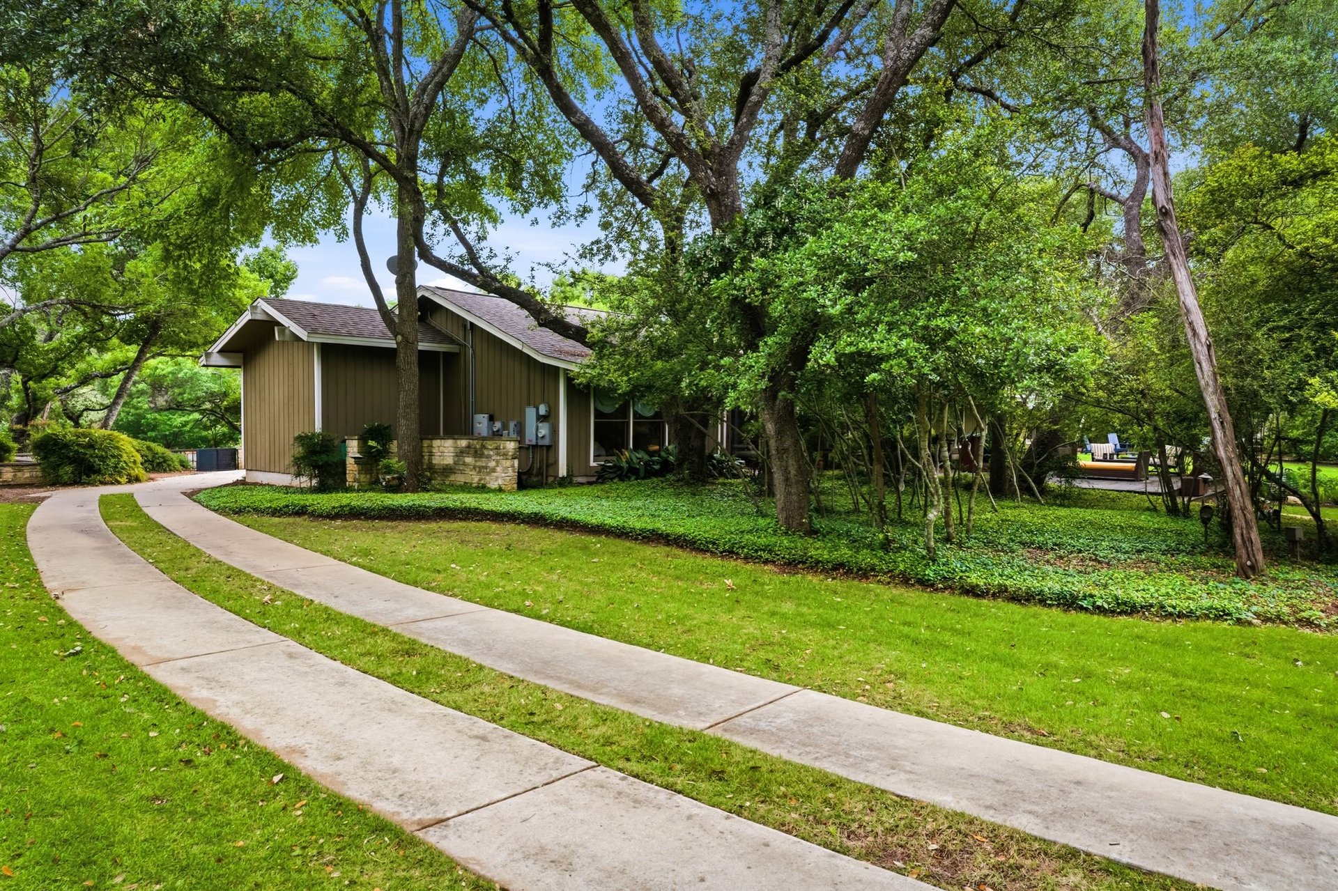 32 Sundown Parkway