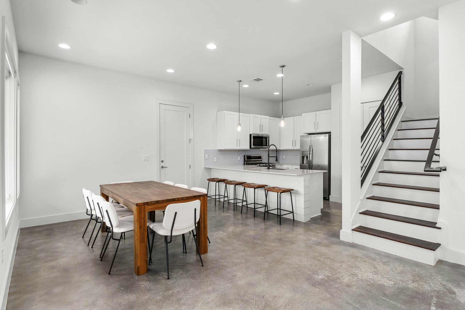 1118 Algarita Ave #2