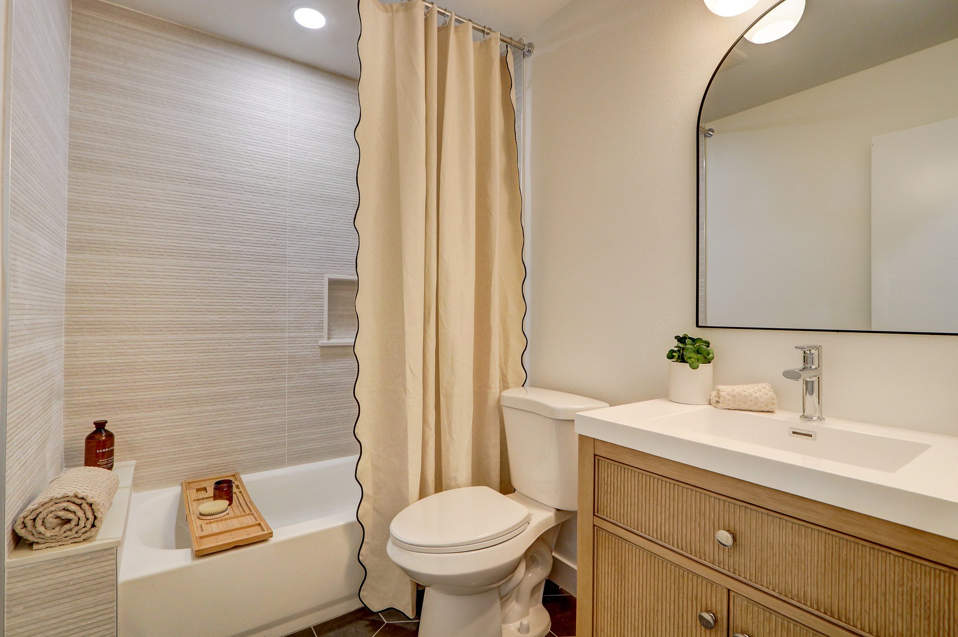 476 Jeanne Ct