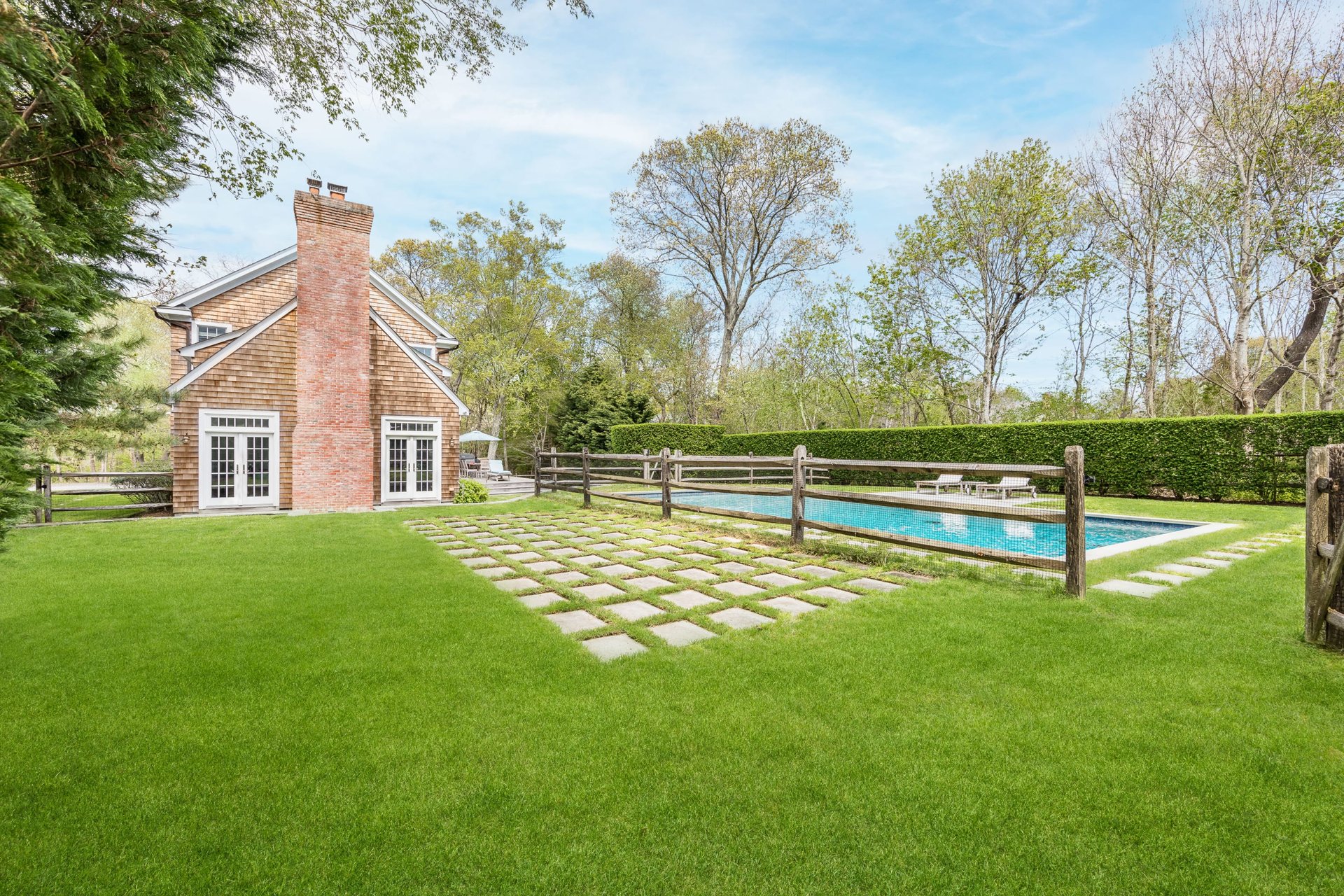 160 Ferry Rd