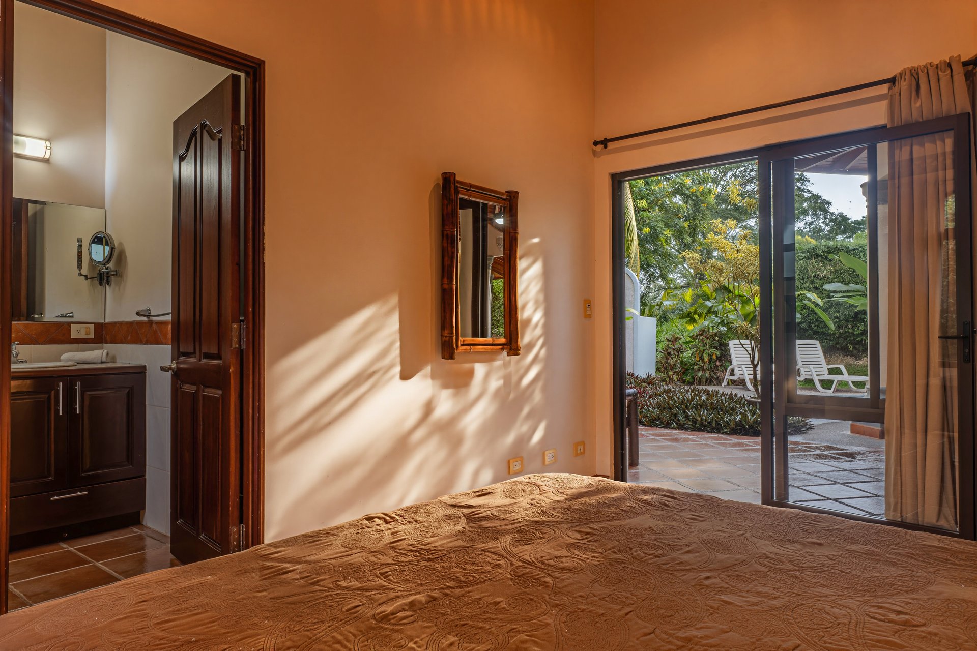 Ojochal Tropical Retreat | 4 Ensuite Bedrooms, Pool & Outdoor Living