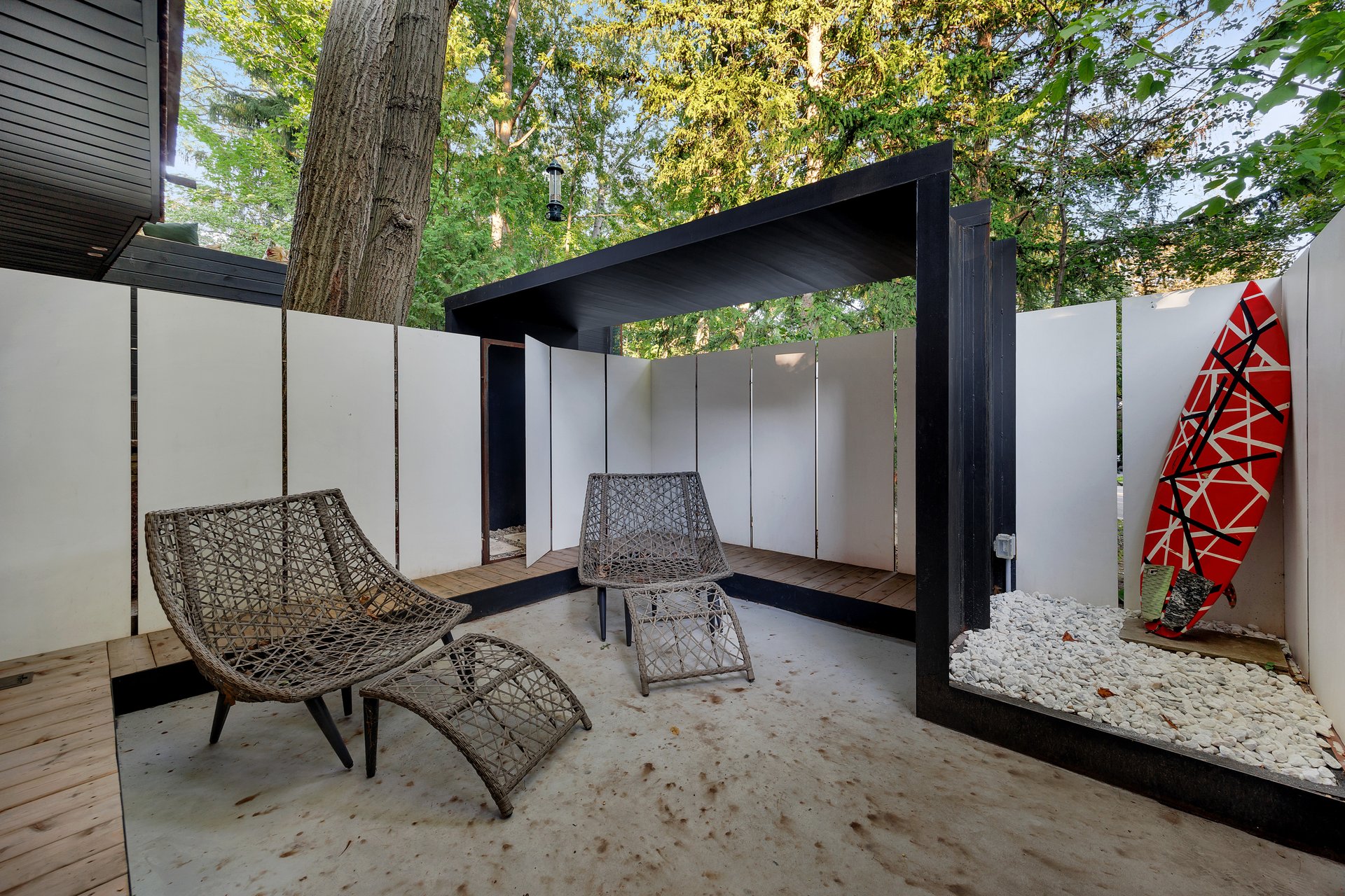 Kingsway Mid-Century Modern