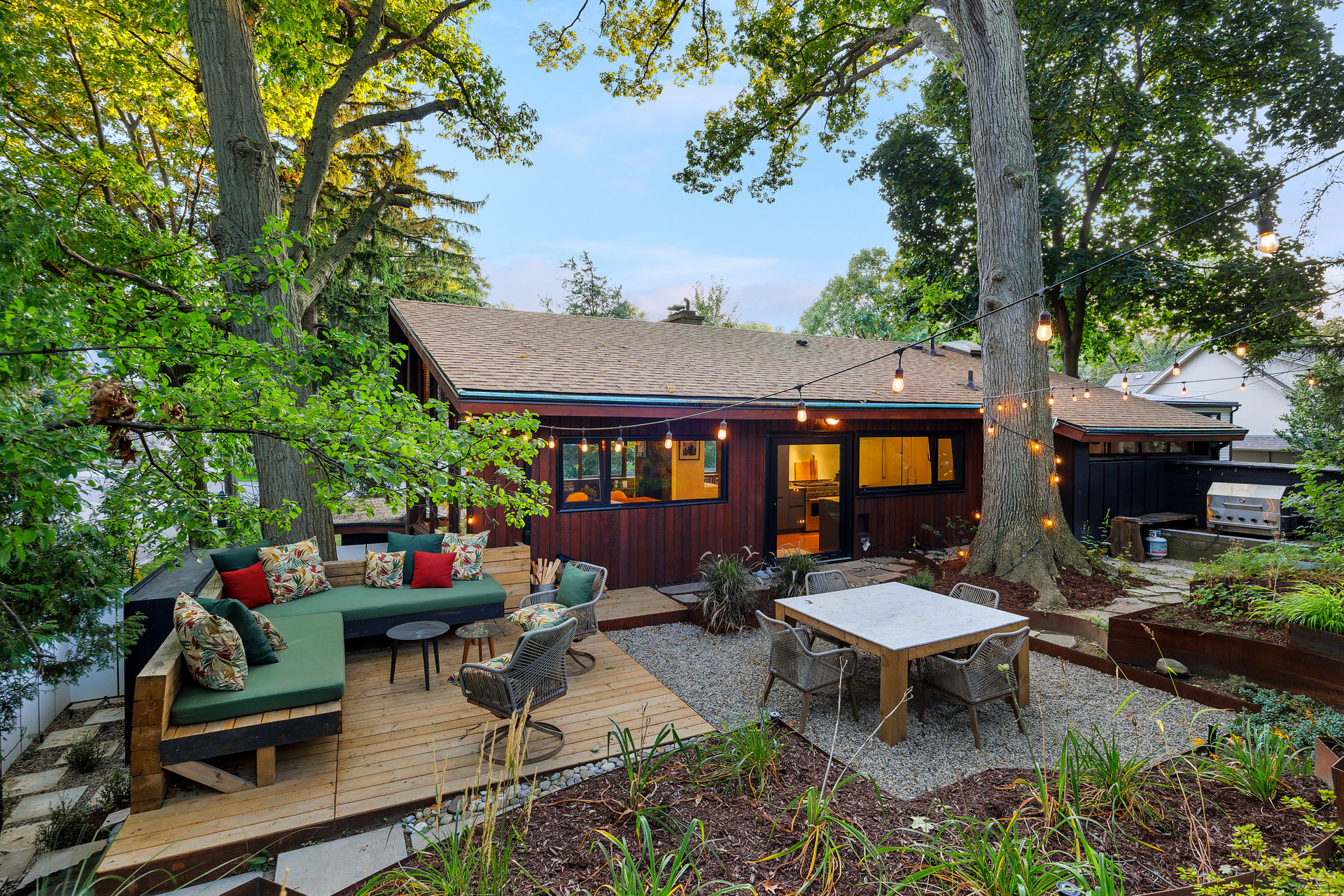 Kingsway Mid-Century Modern