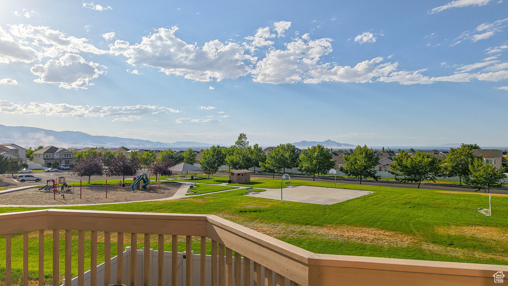 214 W Quartz Rd