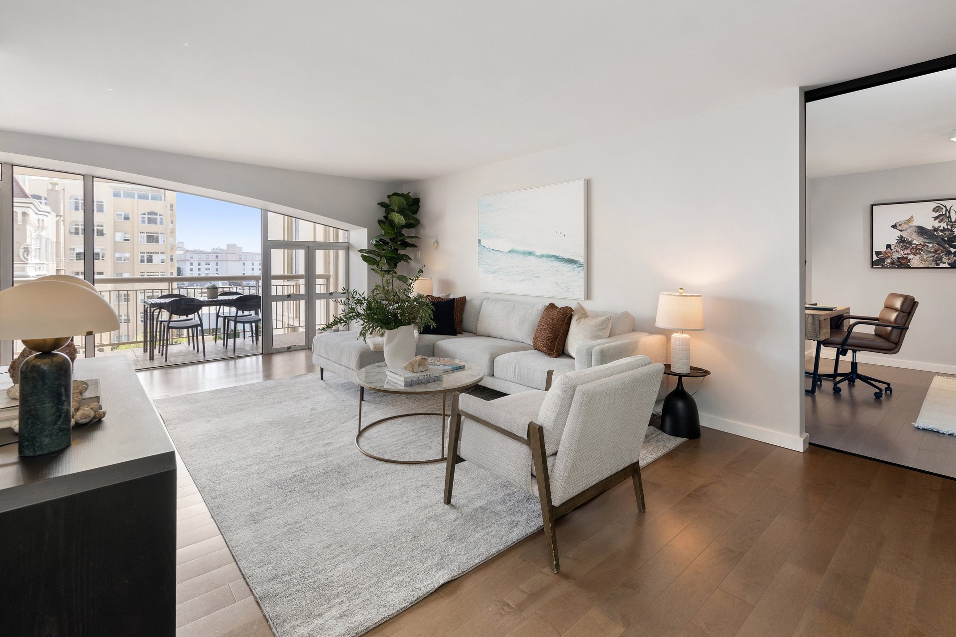 Contemporary Pacific Heights 1 Bedroom + Den