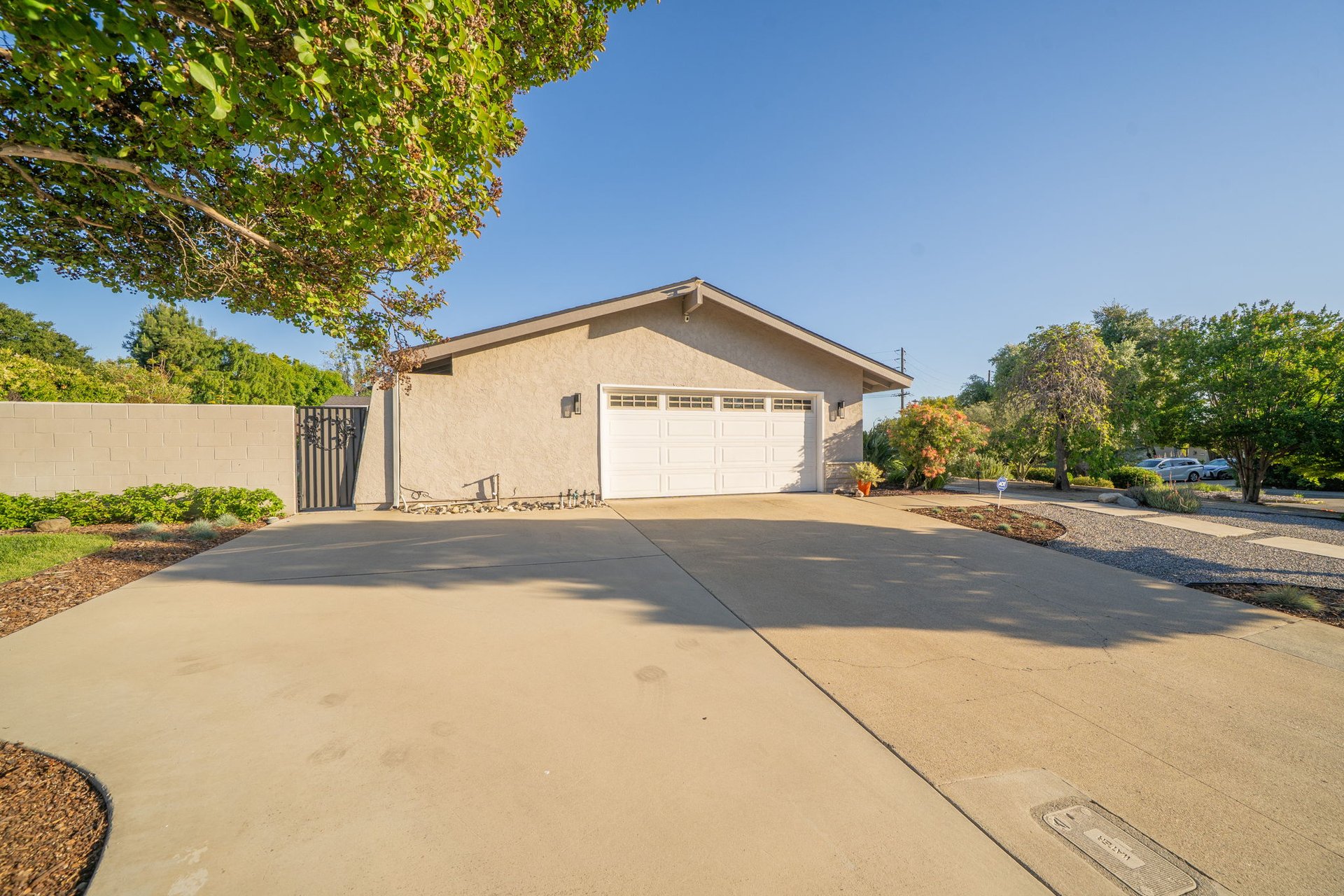 2128 N Villa Maria Road