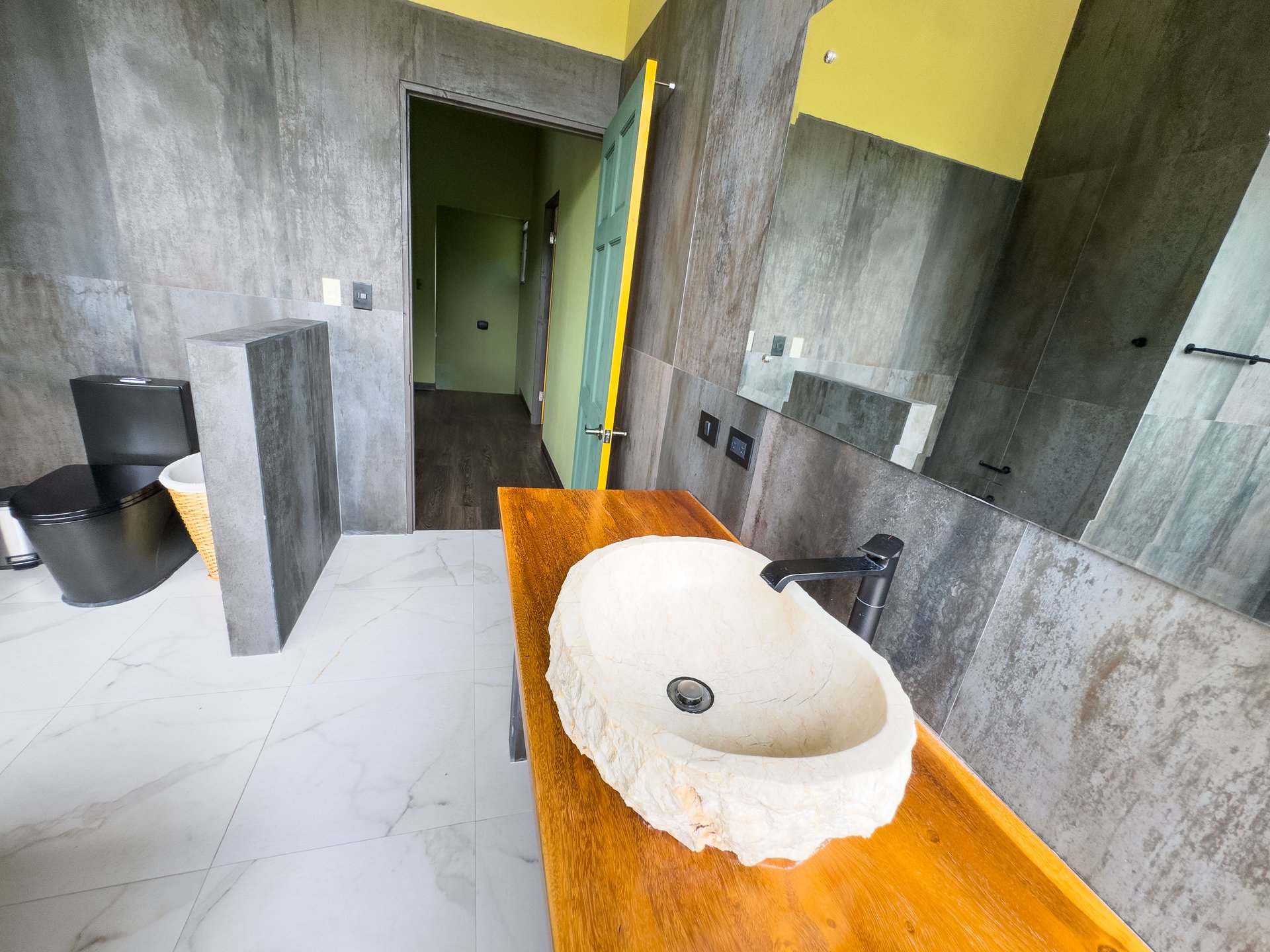 Naranjito corner lot house