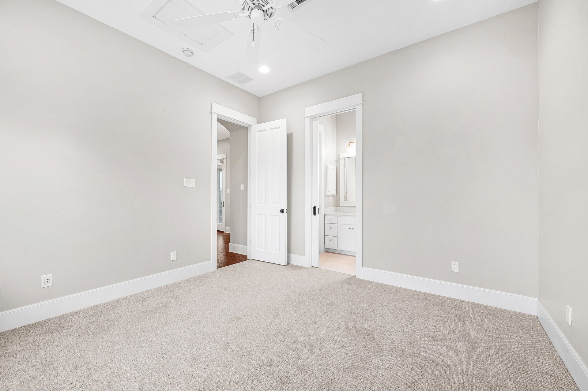 16009 Pontevedra Place
