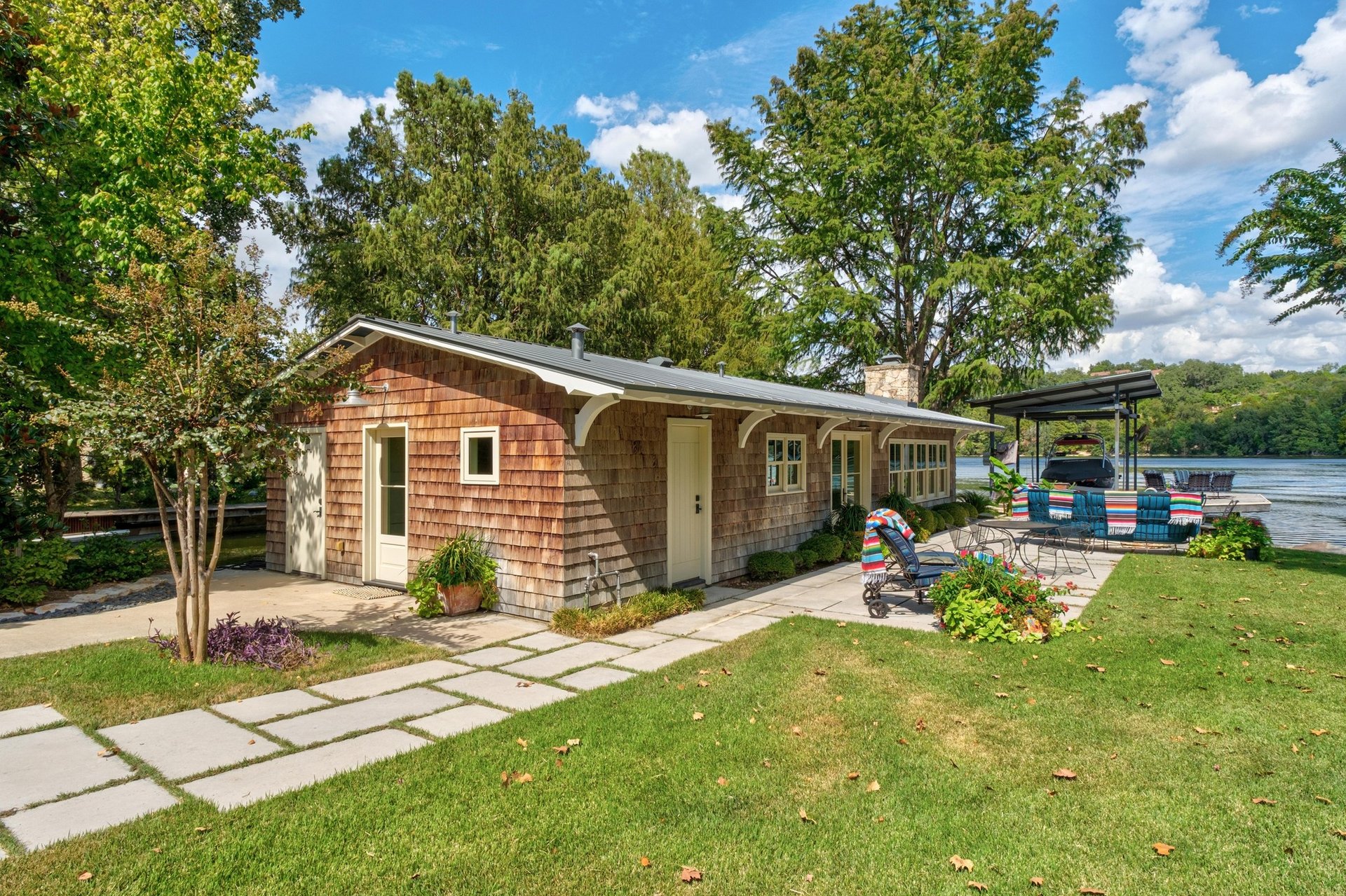 1406 Rockcliff Road