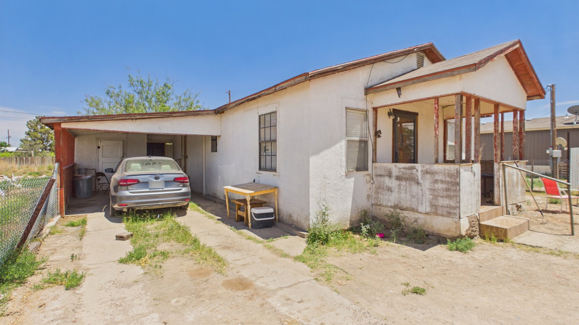 718 S Locust Ave