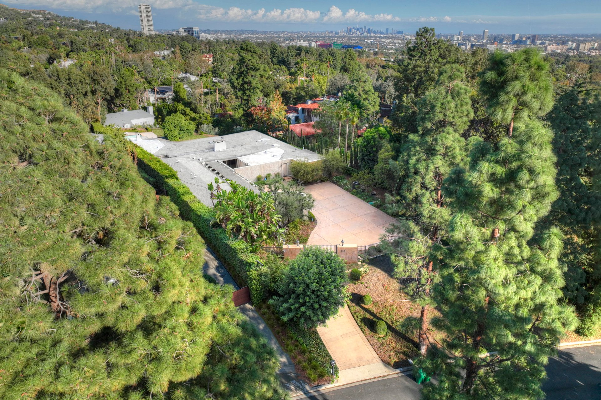 938 N Alpine Dr, Beverly Hills