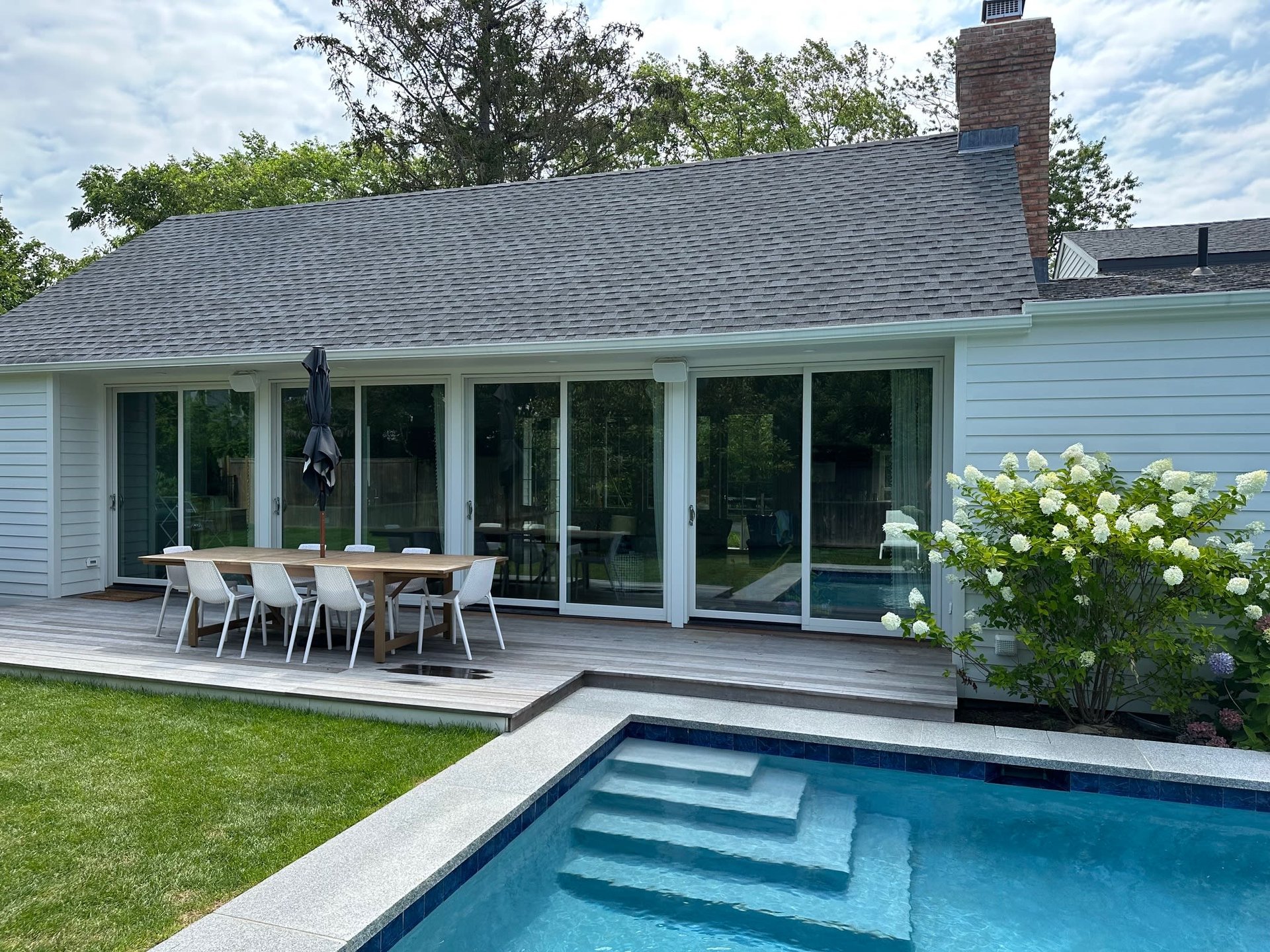 A BRIGHT AND BREEZY VILLAGE RETREAT