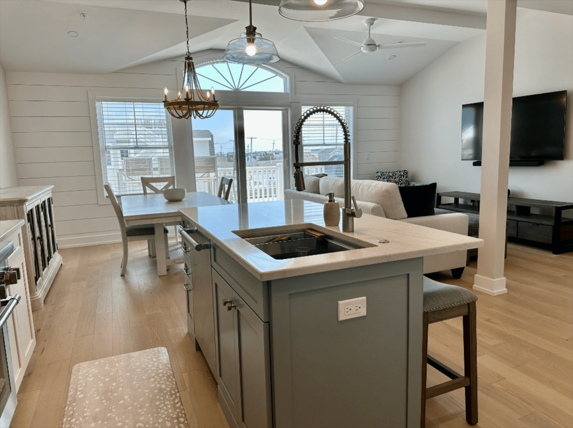 2600 Long Beach Blvd, Buccaneer Unit 10