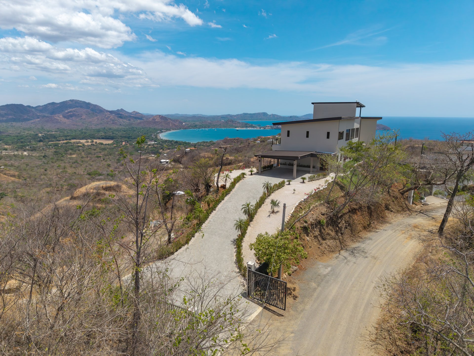 Casa Vista Escondida | 5 Bedroom Ocean View Estate with Seller Financing & Additional Lot in Playa Potrero Costa Rica
