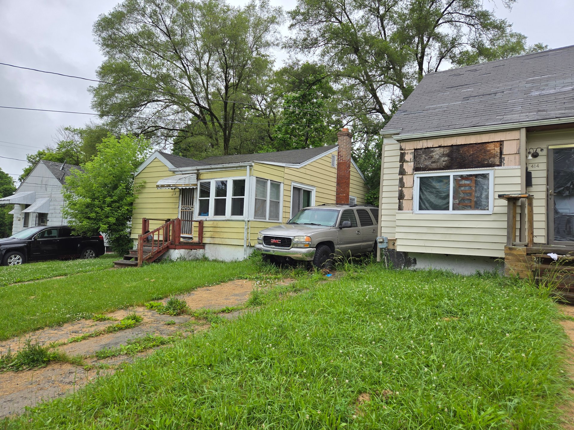 414 W Eldridge Ave