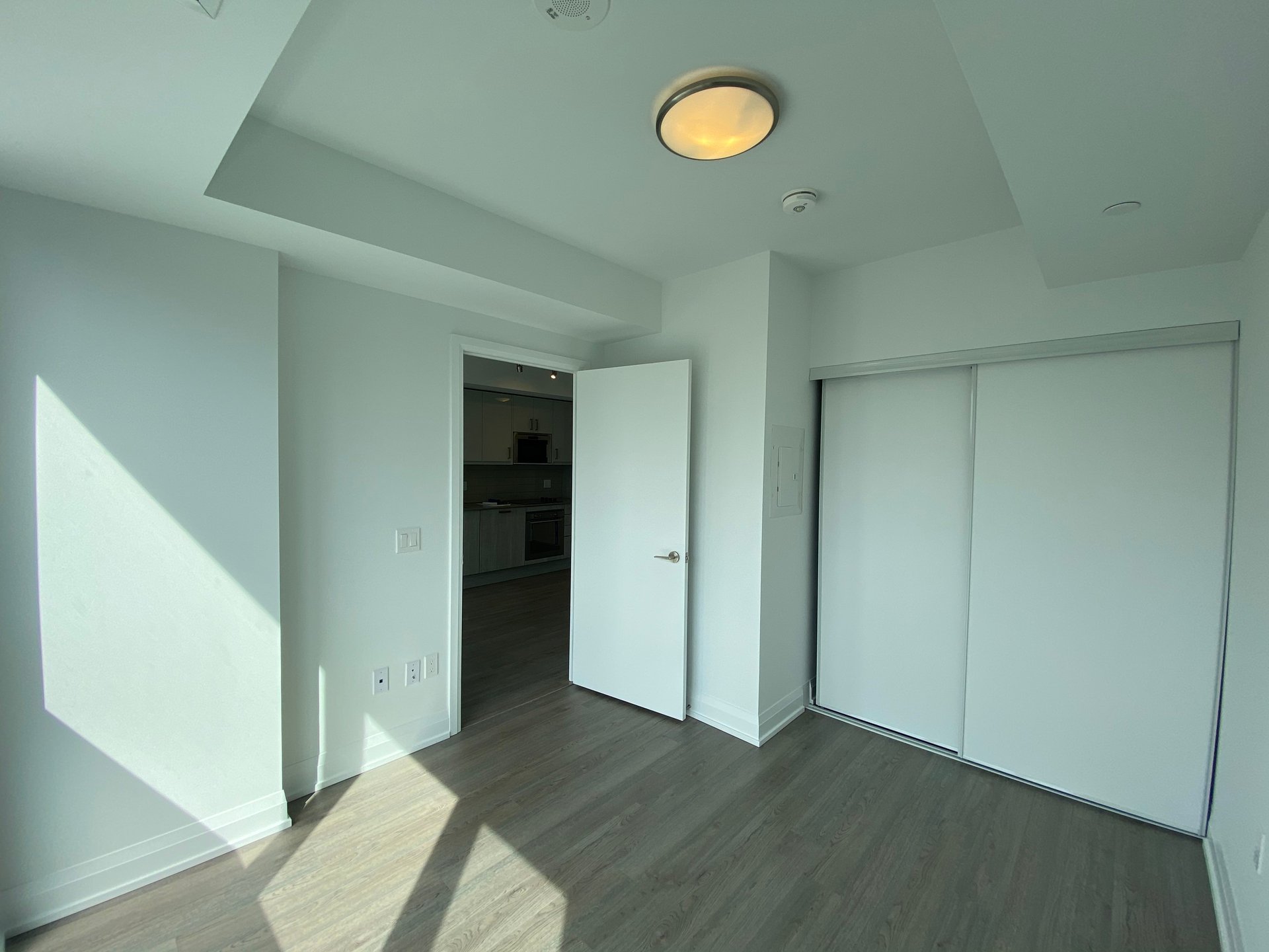 77 Mutual Street Unit: 2206