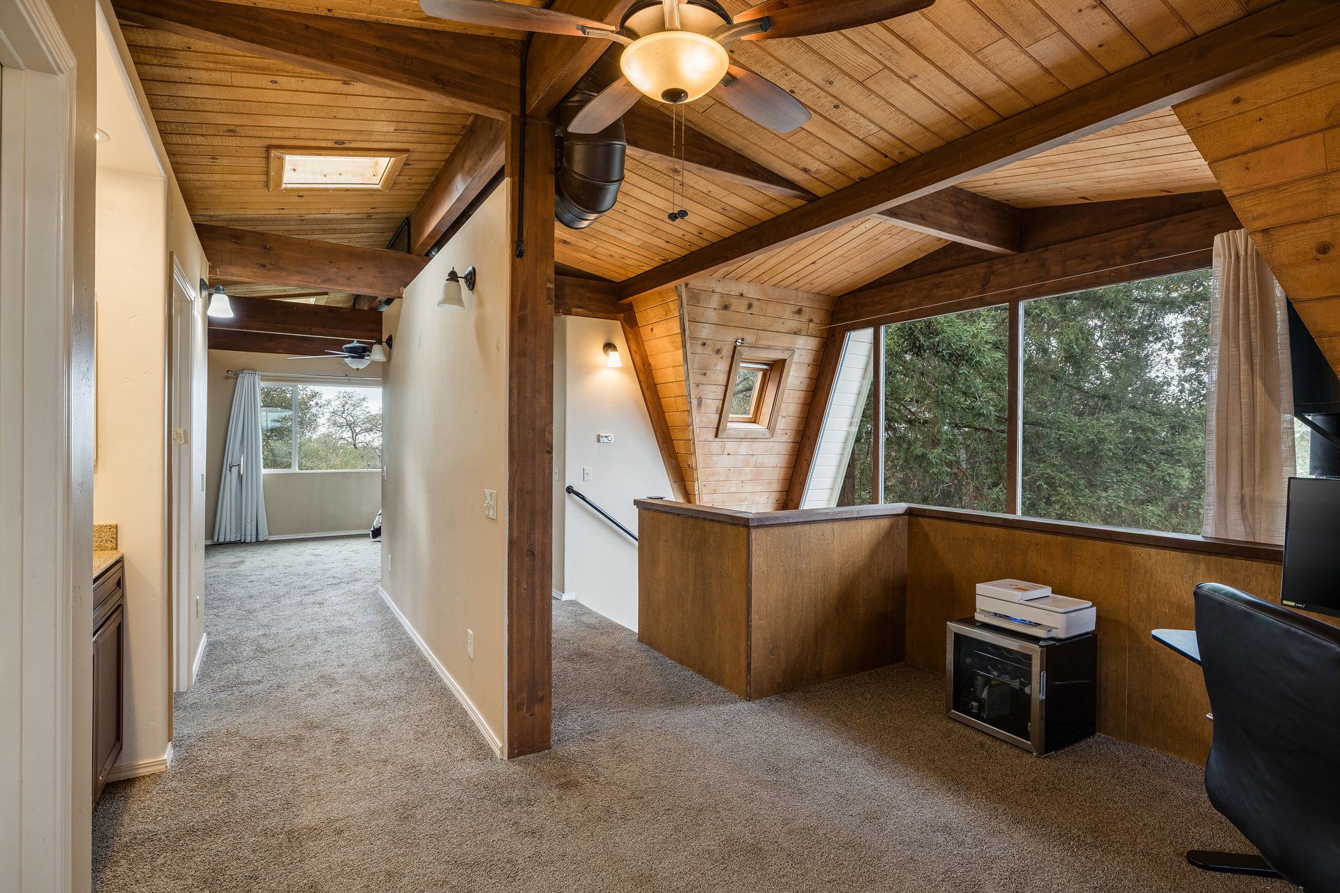 4611 Hillwood Dr