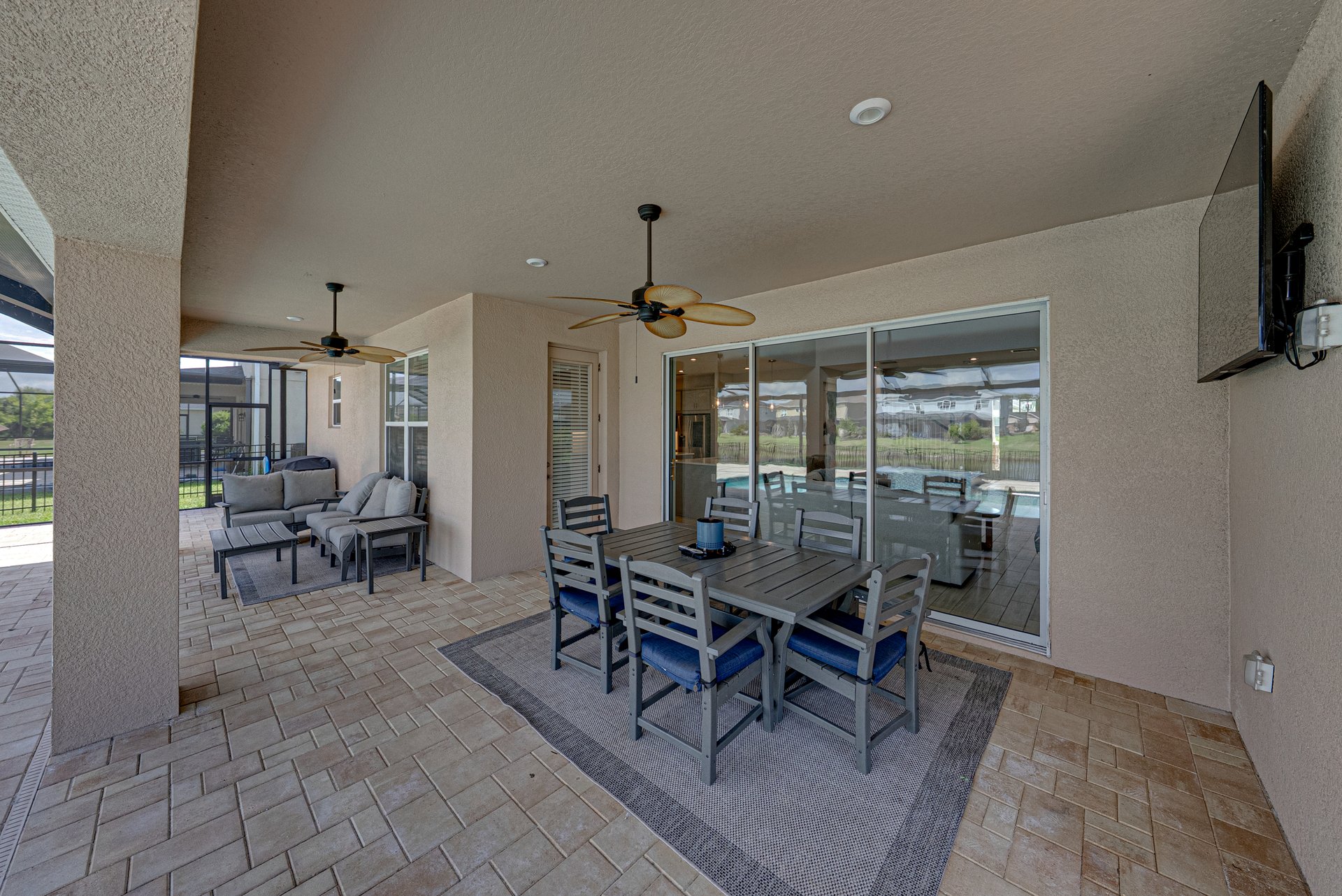 6978 BRADBURY CIR
