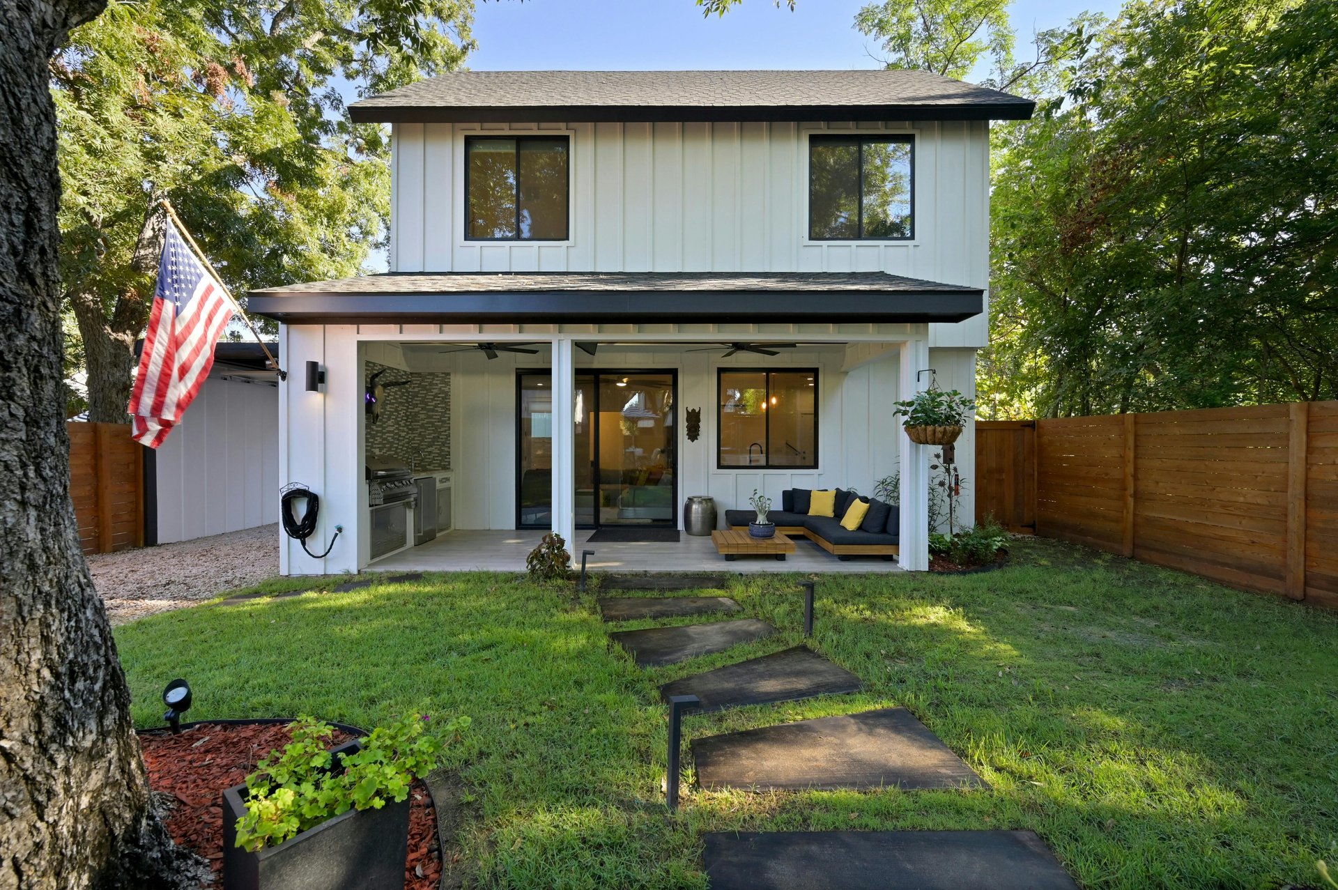 3411 Neal st #2