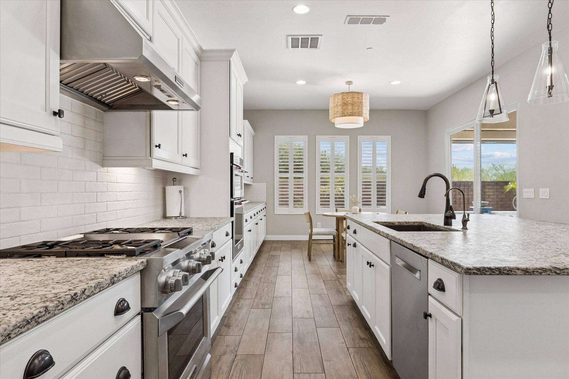 2905 E LOS GATOS DR, Phoenix, AZ 85050