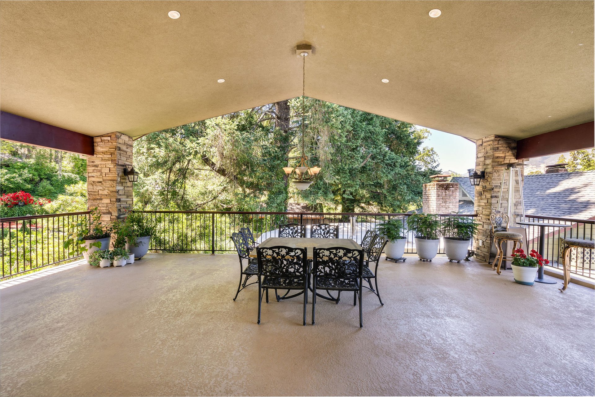3037 Foothill Blvd