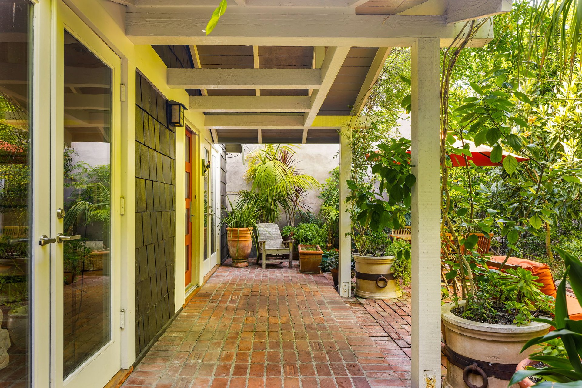 2536 Beverley Ave, Santa Monica 