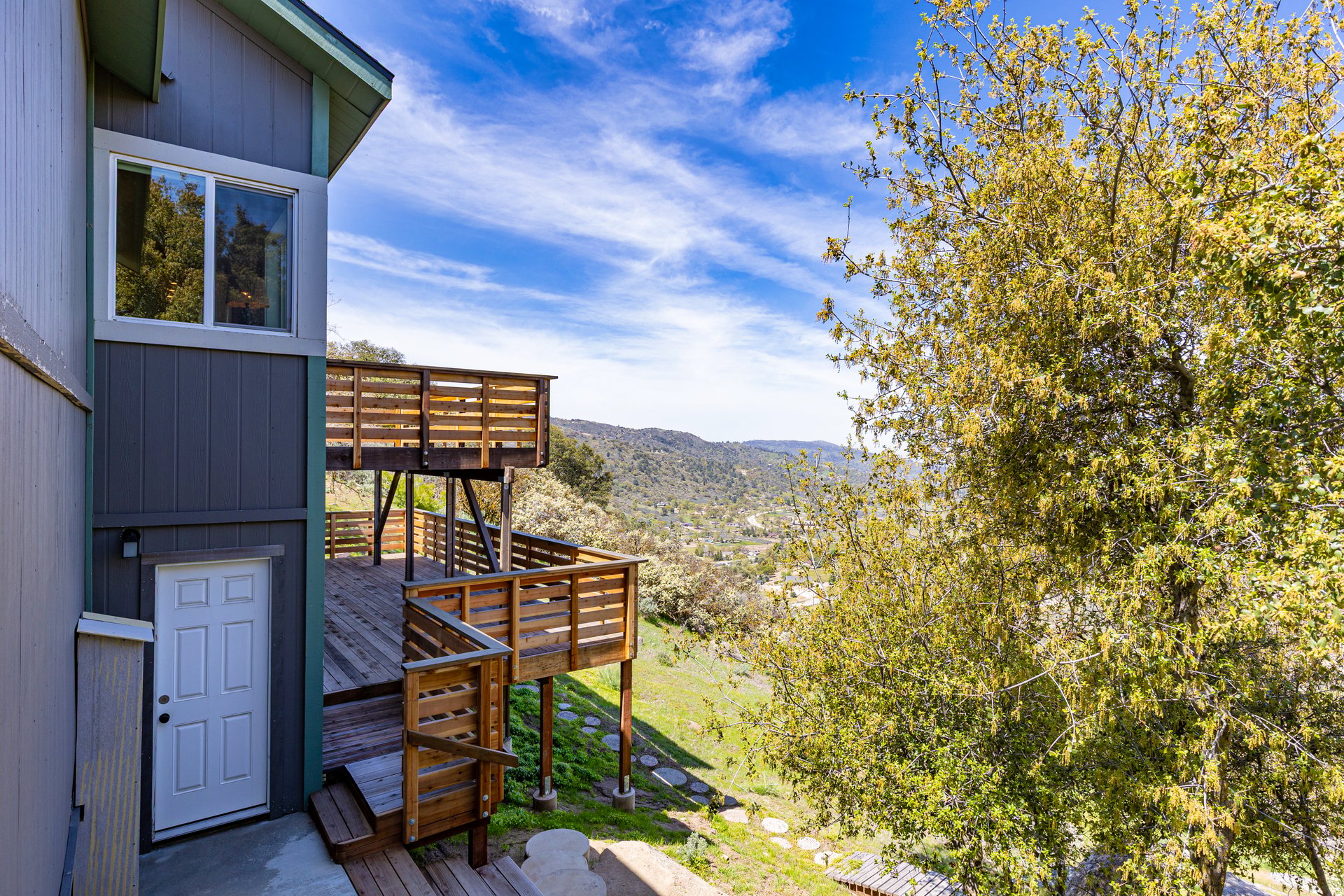 26501 Skyline Dr, Tehachapi, CA 93561 | Craftsman Home for Sale in Bear Valley Springs