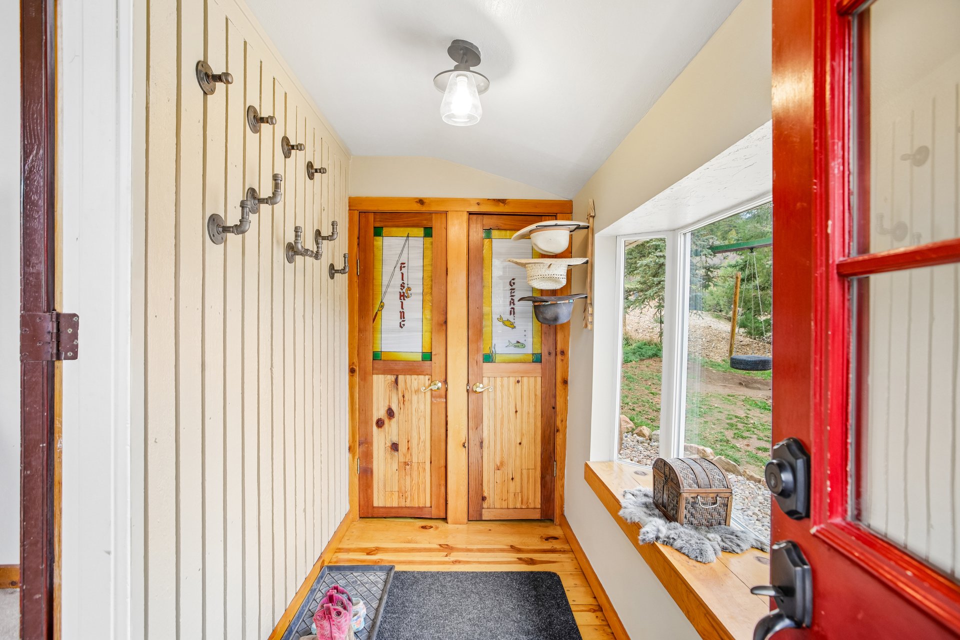 1538 Country Cir