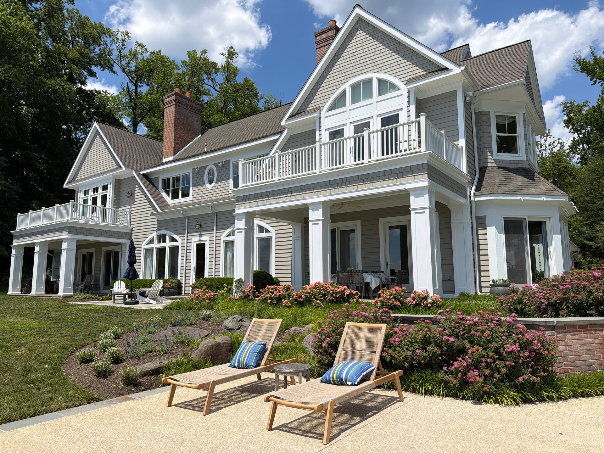 654 Round Hill Road