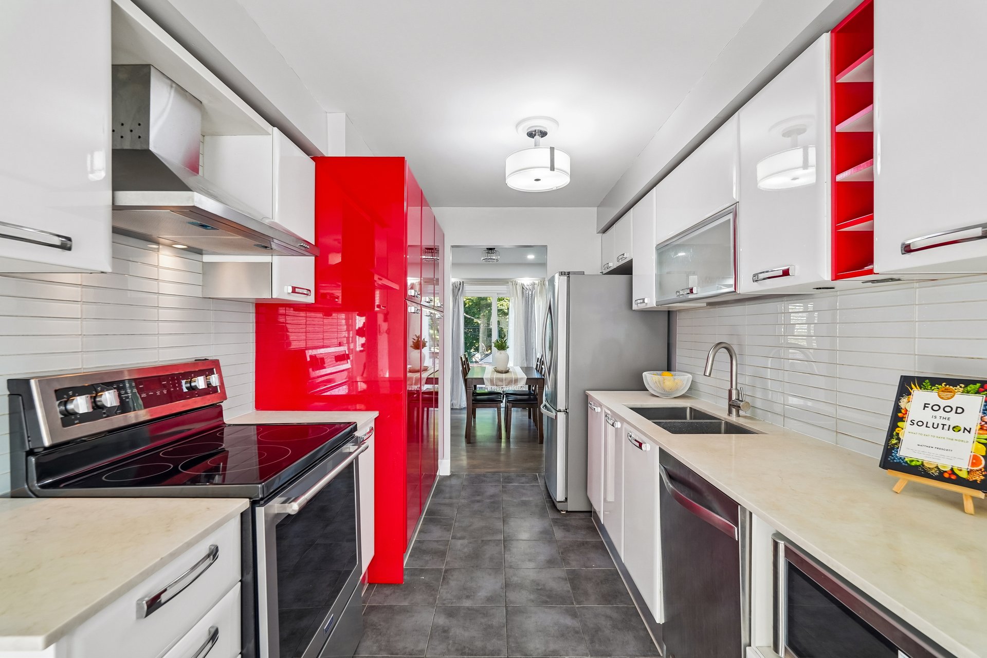 Move-in ready in the heart of Glen Abbey