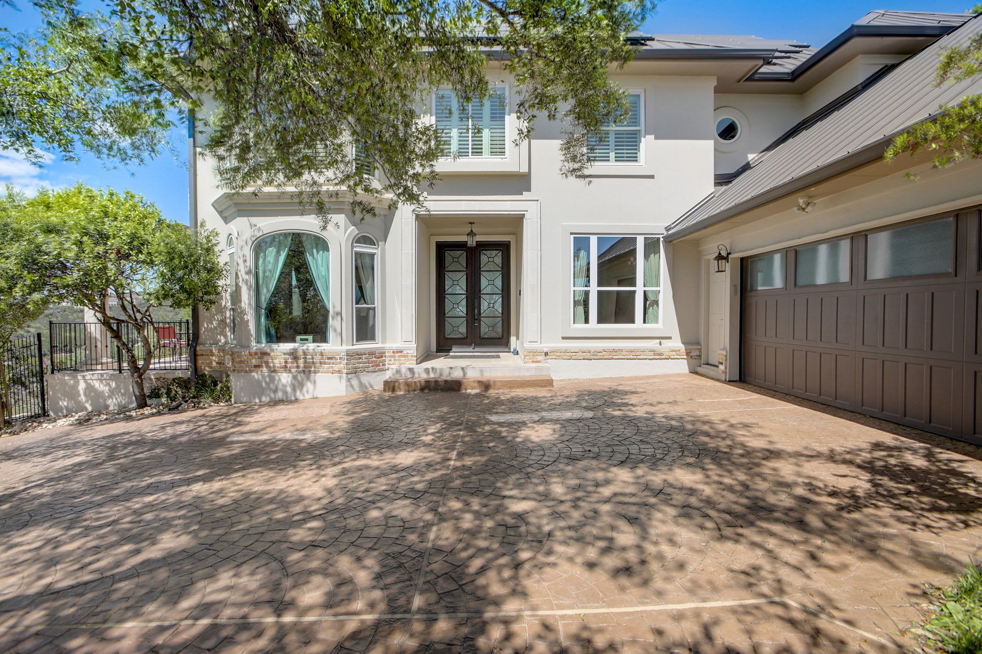 Hill Country Paradise: Luxurious 4/3 Home with Heated Pool/Spa and Spectacular Sunset Views in River Place!