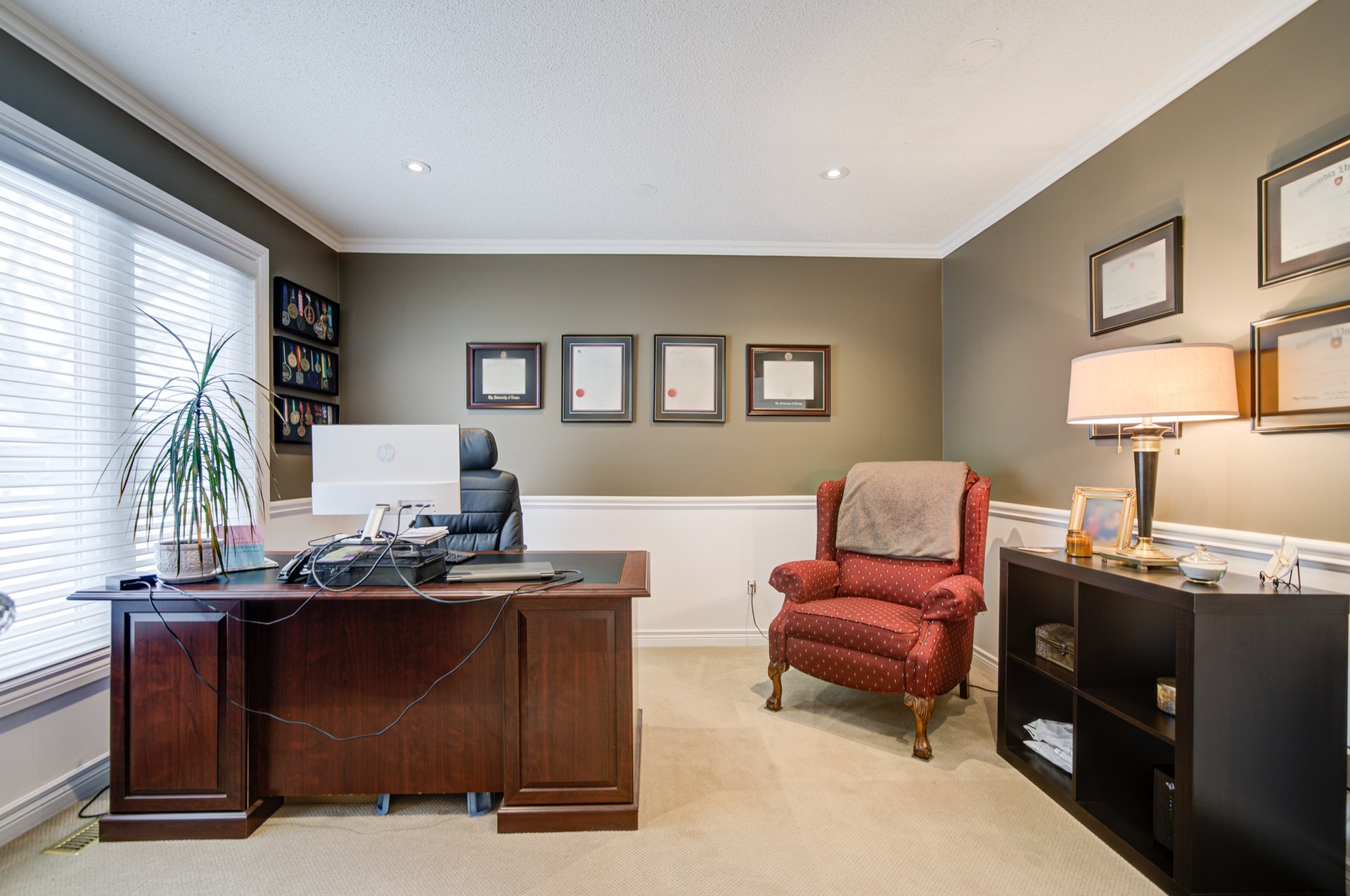 1296 Mapleridge Cres