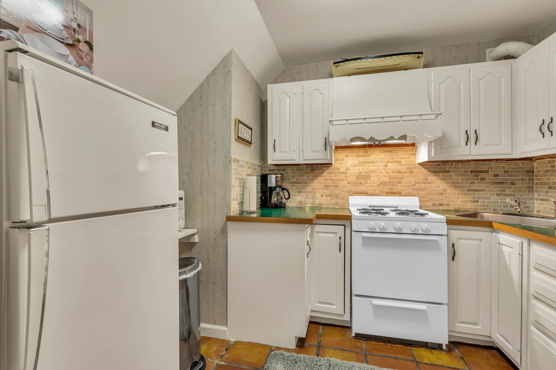 Beautiful Condo Just Steps from the Beach