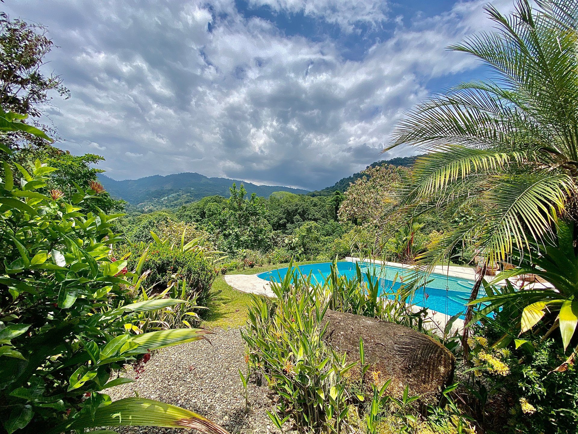 Charming 2-Bedroom Villa on 5 Acres with Creek Access and Income Potential