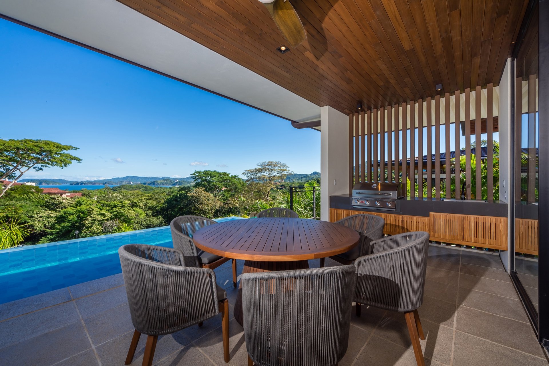 Casa Aura: Modern Luxury with Ocean Views in Reserva Conchal