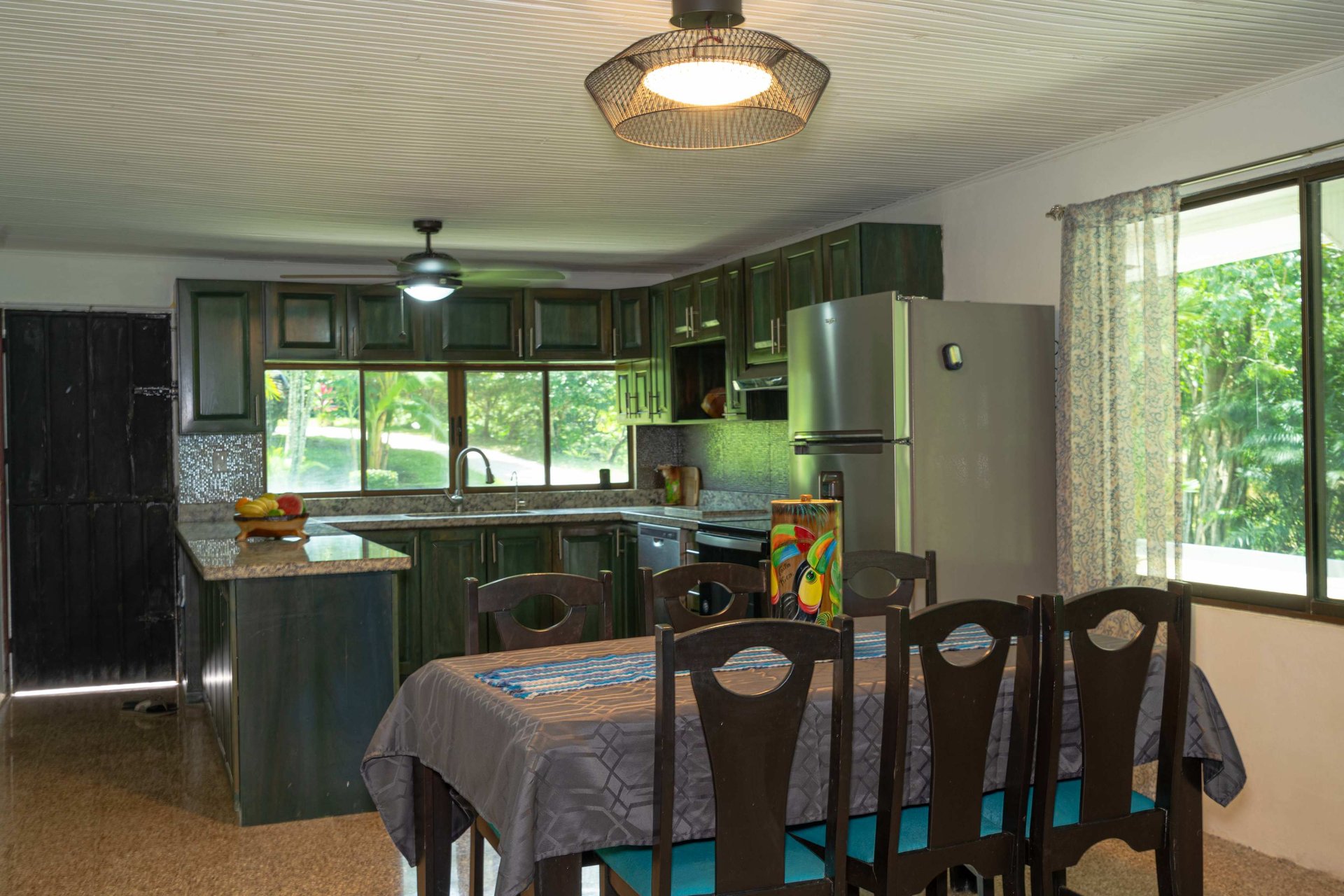 Three home stunning estate close to Quepos